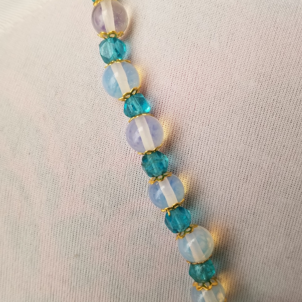 Relisted -Art deco upcycled necklace aqua blue opalescent glass repurposed - Picture 9 of 11
